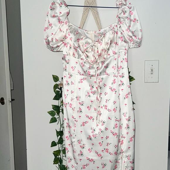 Floral midi dress with a slit - Picture 3 of 3